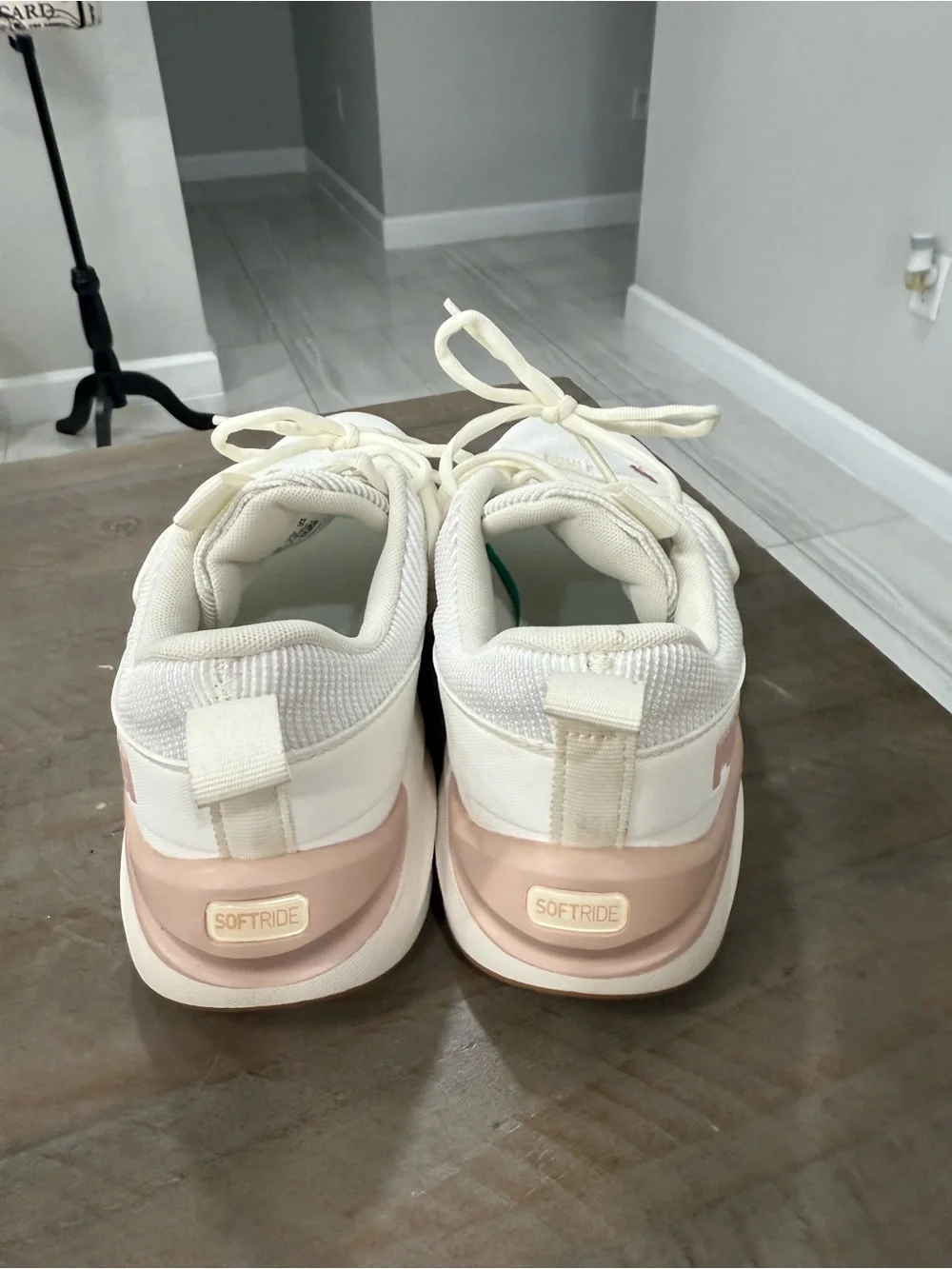 Puma Softride Women’s Sneakers White Pink Size 7 Running Walking Shoes
